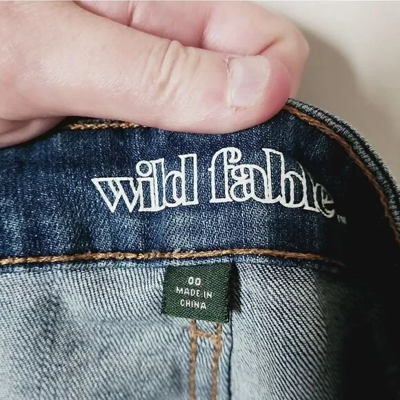 Wild Fable Medium Wash Distressed High Rise Mom Jean Size 00 - Picture 6 of 9
